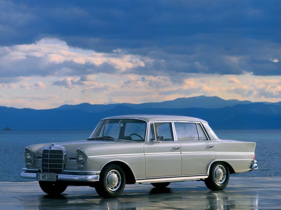  Mercedes-Benz 300 SE 1961 года  (фото 2 из 8)